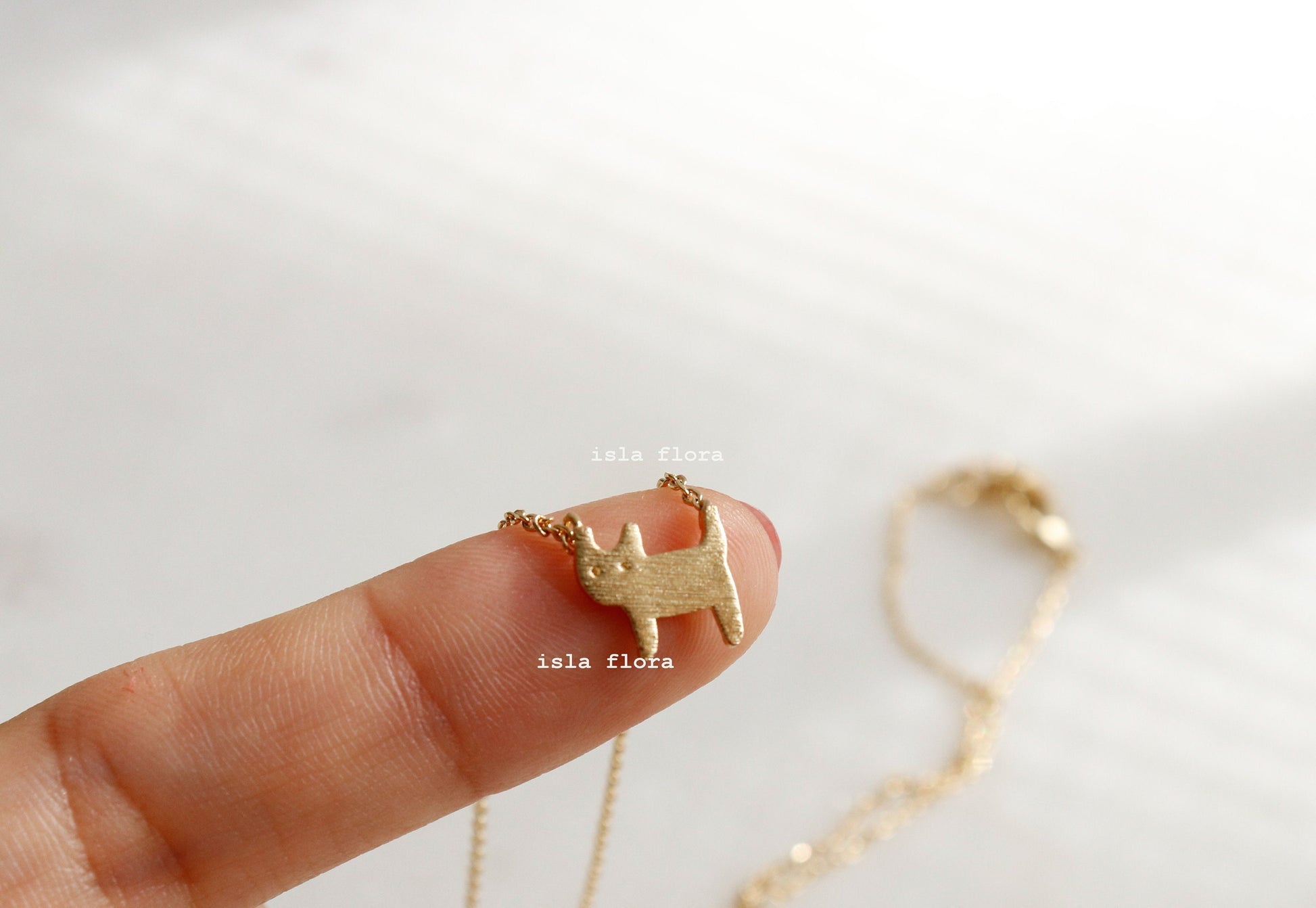 Whiskered Whisper Cat Necklace – A Minimalist Ode to Feline Grace